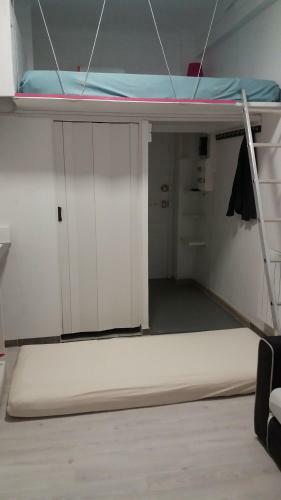 Nice Apart Backpackers S5