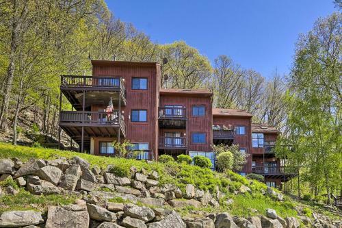 Apartamento Vernon Township Condo With Scenic Mtn Views!
