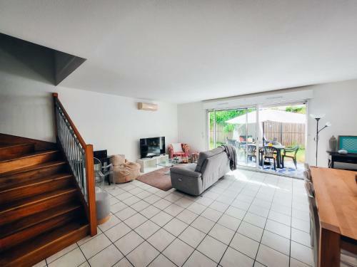 Charmante Maison Familiale Avec Jardin Cosy