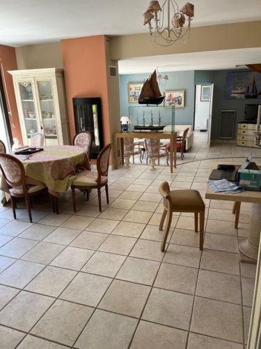 Magnifique Demeure de Caract�re Avec Ponton Priv�
