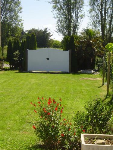 Maison Avec Jardin Et Plage de Sable Fin Accessible � Pied � 300m