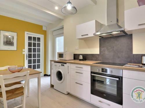 Gite Saint-marcan, 2 Bedrooms, 5 Persons - Fr-1-538-163