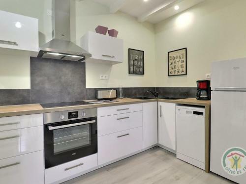 Gite Saint-marcan, 2 Bedrooms, 5 Persons - Fr-1-538-163
