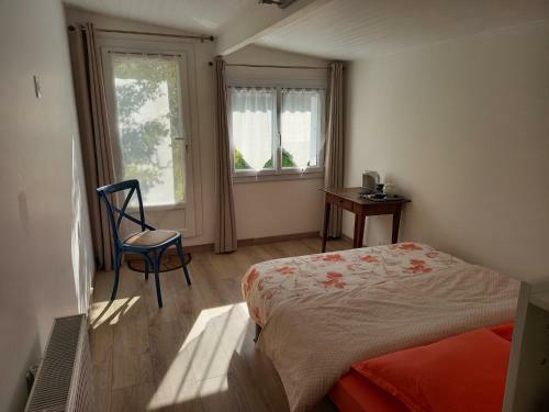 Chambre Dans Maison Centre-ville � 800 M de La Mer