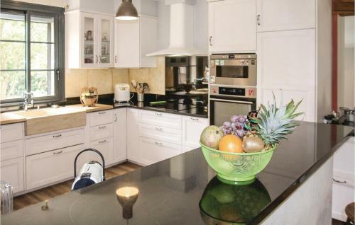 Four-bedroom Holiday Home In St Paul Trois Chateaux