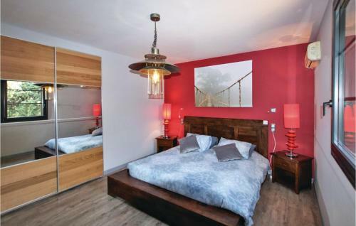 Four-bedroom Holiday Home In St Paul Trois Chateaux