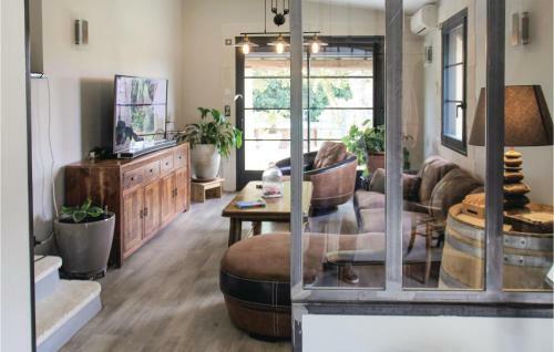 Four-bedroom Holiday Home In St Paul Trois Chateaux