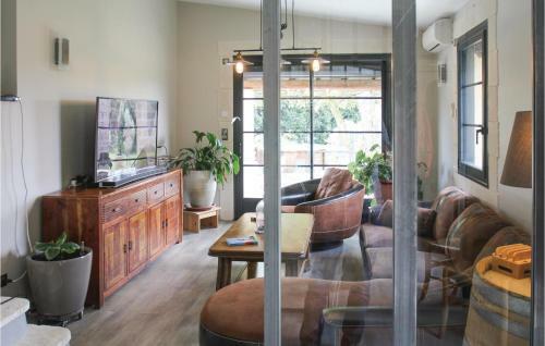 Four-bedroom Holiday Home In St Paul Trois Chateaux