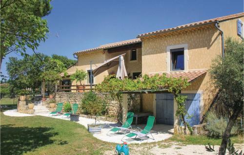 Four-bedroom Holiday Home In St Paul Trois Chateaux