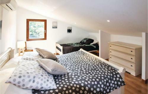 Four-bedroom Holiday Home In St Paul Trois Chateaux