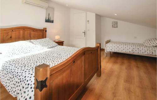 Four-bedroom Holiday Home In St Paul Trois Chateaux