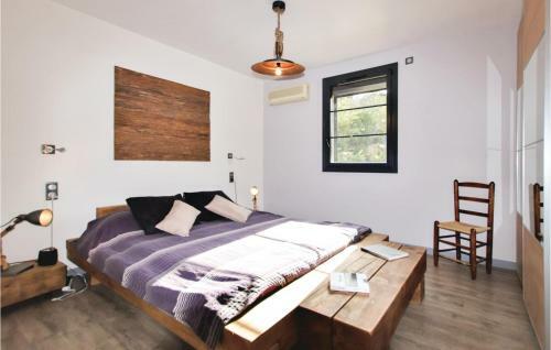 Four-bedroom Holiday Home In St Paul Trois Chateaux