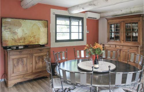 Four-bedroom Holiday Home In St Paul Trois Chateaux
