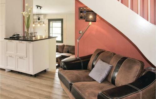 Four-bedroom Holiday Home In St Paul Trois Chateaux