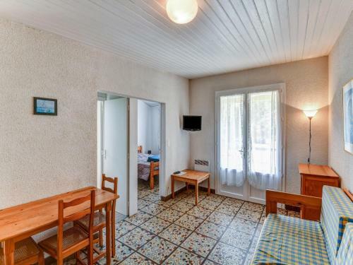Simplistic Holiday Home In Saint-savinien With Garden
