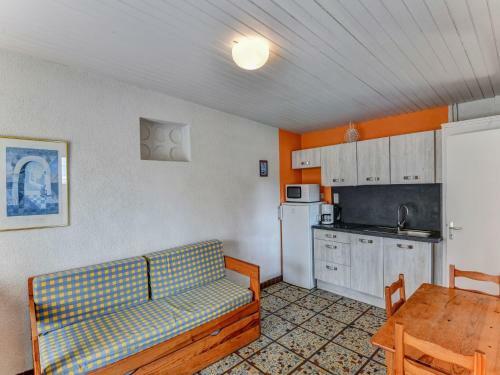 Snug Holiday Home In Saint-savinien With Private Terrace