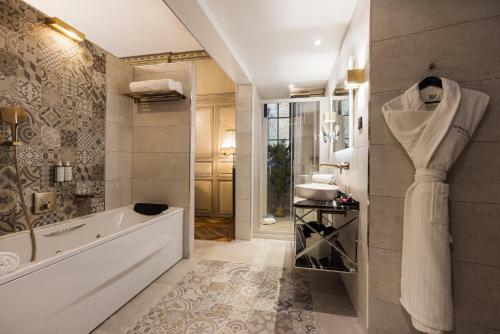 Hotel Le Petit Manoir