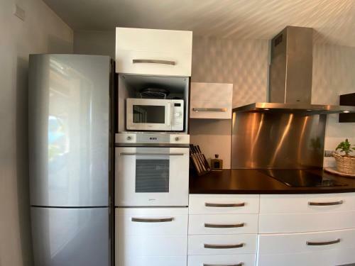 Apartamento Lake & Mountain View - Piscine, Parking, Terrasse