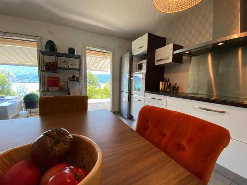 Apartamento Lake & Mountain View - Piscine, Parking, Terrasse