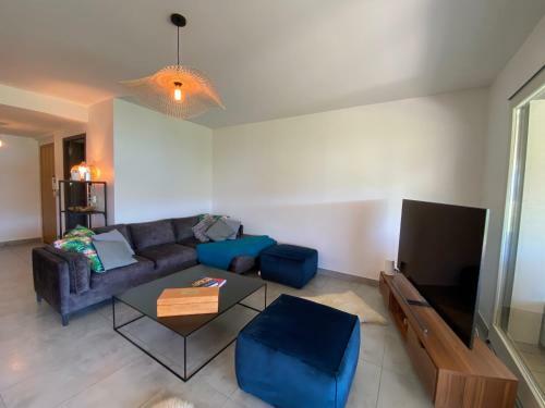 Apartamento Lake & Mountain View - Piscine, Parking, Terrasse
