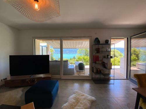 Apartamento Lake & Mountain View - Piscine, Parking, Terrasse