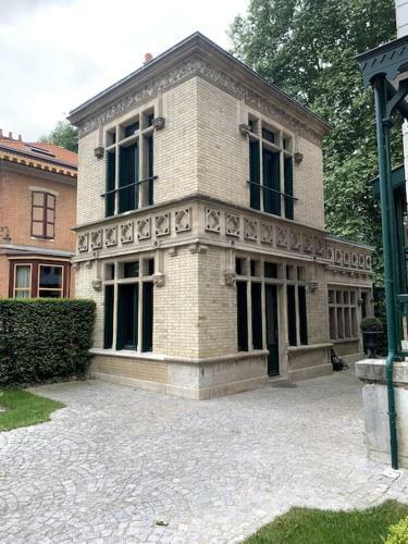 Luxueux Pavillon En Plein Centre De Vichy