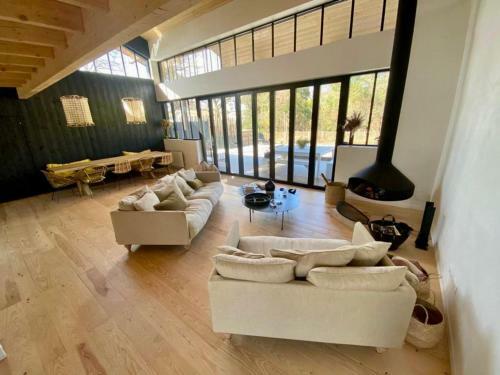 Apartamento New Luxurious Architects Villa With Pool A Few Steps From The Beach