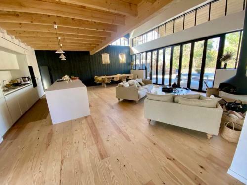 Apartamento New Luxurious Architects Villa With Pool A Few Steps From The Beach