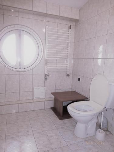 Pokoje Go?cinne I Apartamenty Krup�wki 19