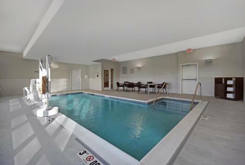 Hotel Towneplace Suites By Marriott Fall River Westport