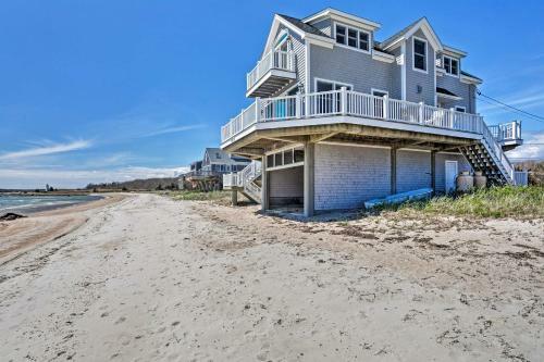 Sunny Beach House Getaway - Steps From Water!