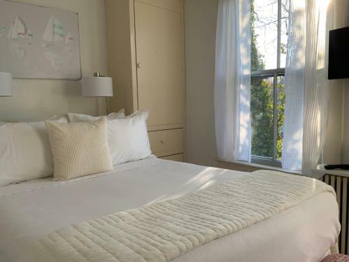Posada Cliff Lodge