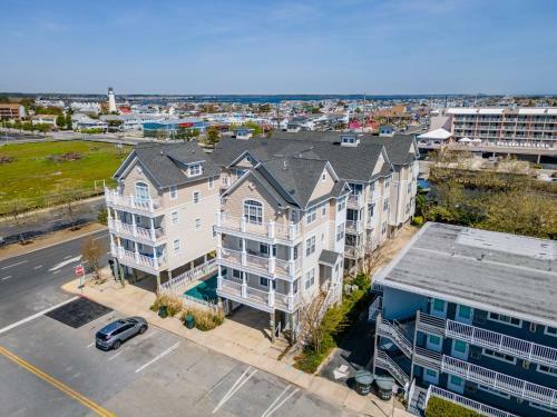 The Palms Oceanside 4 Bed, Beach Gear, Pool, Near Beach