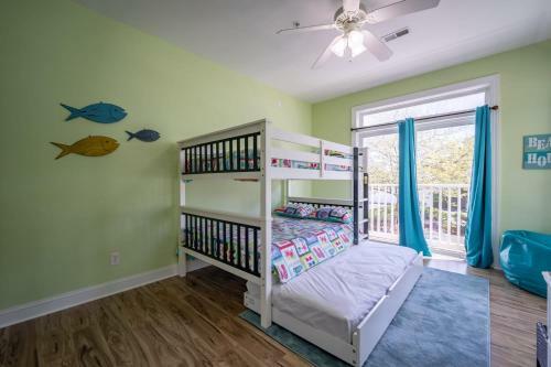 The Palms Oceanside 4 Bed, Beach Gear, Pool, Near Beach