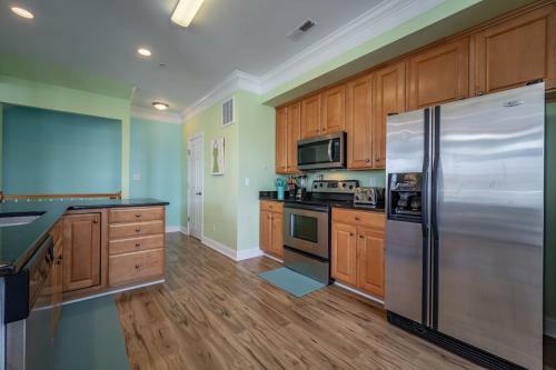The Palms Oceanside 4 Bed, Beach Gear, Pool, Near Beach
