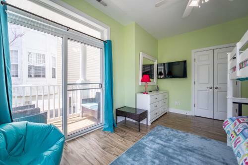 The Palms Oceanside 4 Bed, Beach Gear, Pool, Near Beach