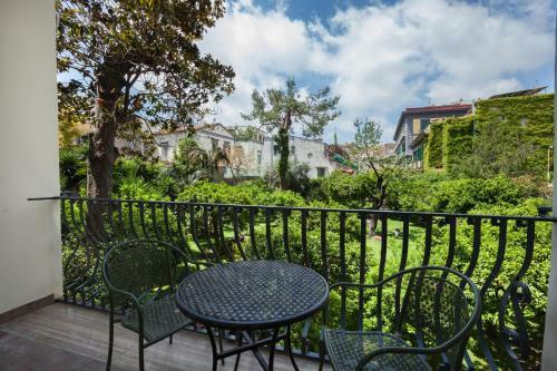 Bed & Breakfast The Bellini House By House In Naples
