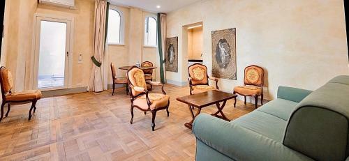 Hostal Palazzo Mantua Benavides Suites & Apartments