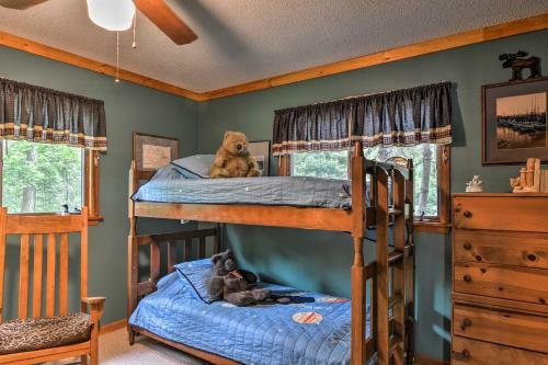 Idyllic Lake Leelanau Cottage With Dock And Fire Pit!