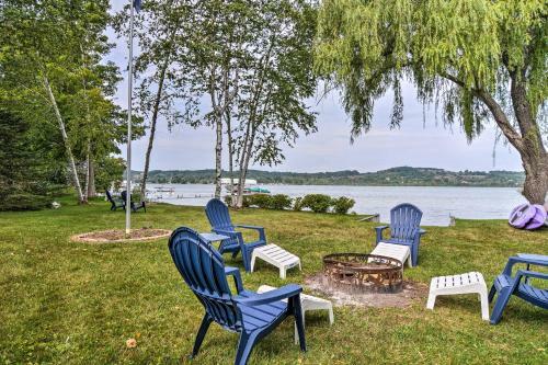 Idyllic Lake Leelanau Cottage With Dock And Fire Pit!
