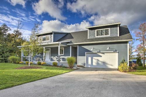 Luxe Lakefront Escape With 4 Kayaks, Hot Tub, Beach!