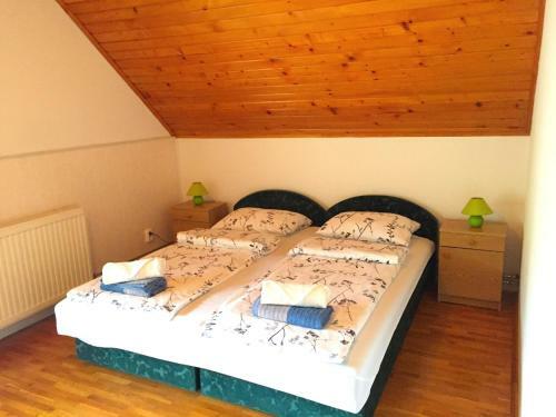 Villa Sebesty�n Apartments