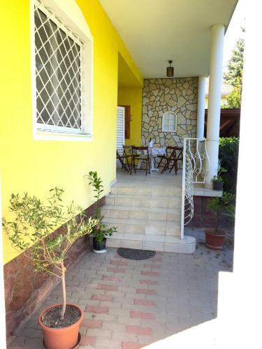 Villa Sebesty�n Apartments