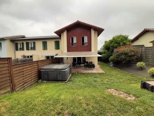 Villa Angresse, 3 Bedrooms, 7 Persons - Fr-1-239-689