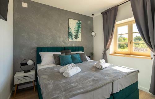 Awesome Apartment In Sali With Jacuzzi, Wifi And 2 Bedrooms