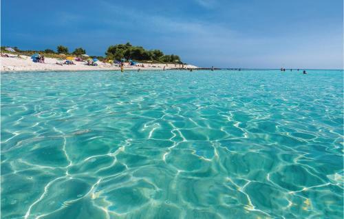 Awesome Apartment In Sali With Jacuzzi, Wifi And 2 Bedrooms