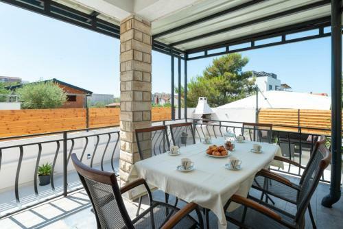 Crowonder Villa Marieta With Swimming Pool