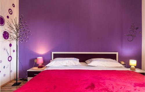 Amazing Apartment In Trogir With 2 Bedrooms