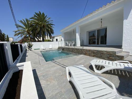 Montsia 23 - Casa Con Piscina Privada En Roses