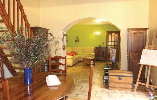 Three-bedroom Holiday Home In Puygiron